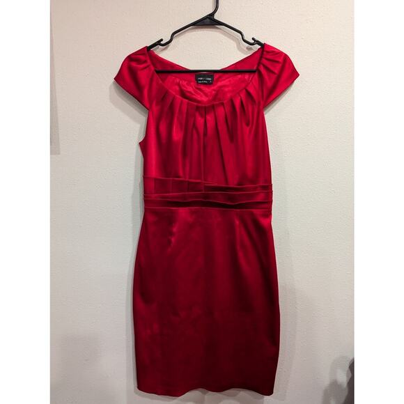 Chic and sexy crimson red cocktail dress w/cap sleeves by Max and Deo size 8 - Picture 1 of 5
